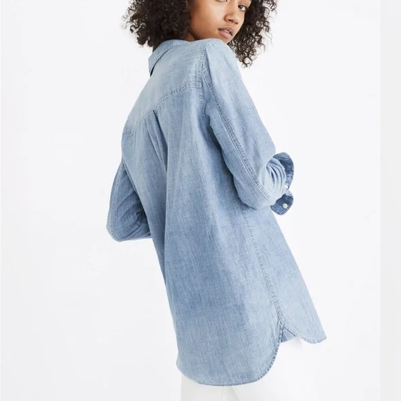 Madewell Chambray Classic Ex-Boyfriend Shirt in Mazzy Wash - Picture 3 of 11